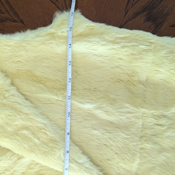 Gianni Versace Couture Vintage Fur Vest in Soft Yellow - Picture 7 of 10